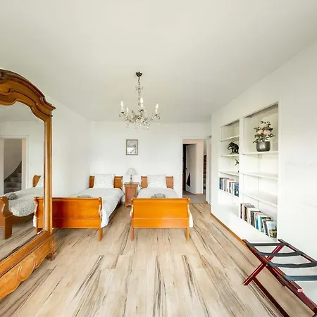 Ground Floor With Stunning View & Garden Access * 몽트뢰