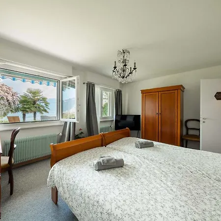 게스트하우스 Ground Floor With Stunning View & Garden Access 몽트뢰