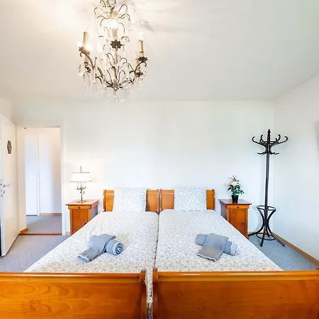 Ground Floor With Stunning View & Garden Access 게스트하우스
